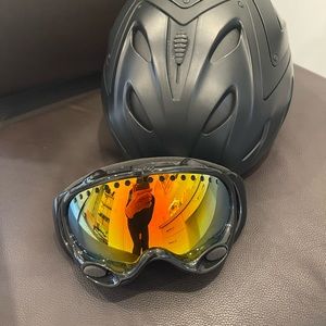 Men's Giro Ski Helmet and Oakley Goggles